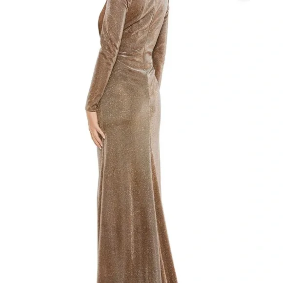 Mac Duggal Elegant Bronze Evening Gown
Size 10 - Picture 3 of 4